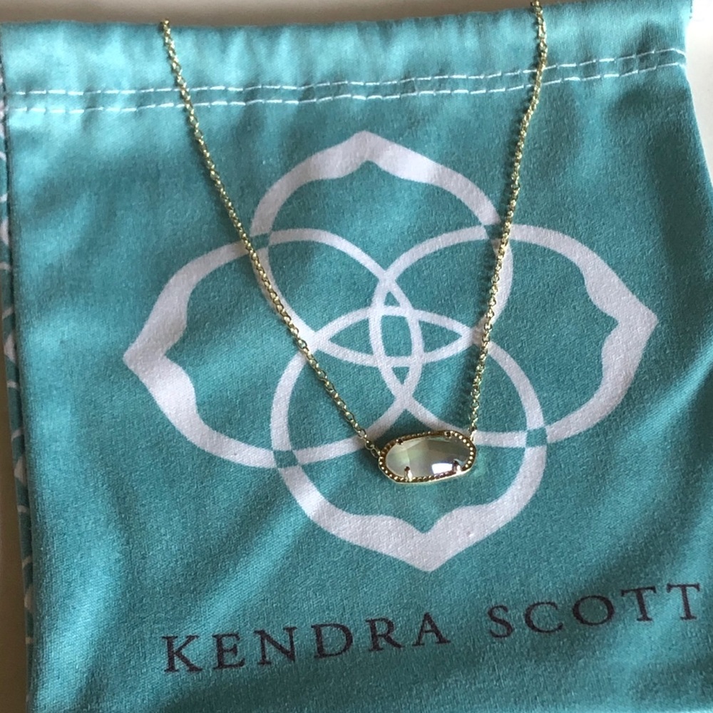 Kendra Scott Elisa Gold Pendant necklace